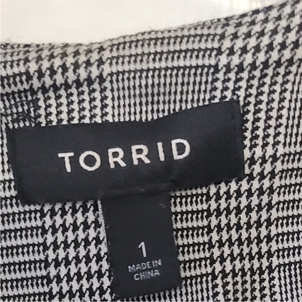 TORRID: Black & White Houndstooth Zip Blazer Size 1X - Picture 2 of 6